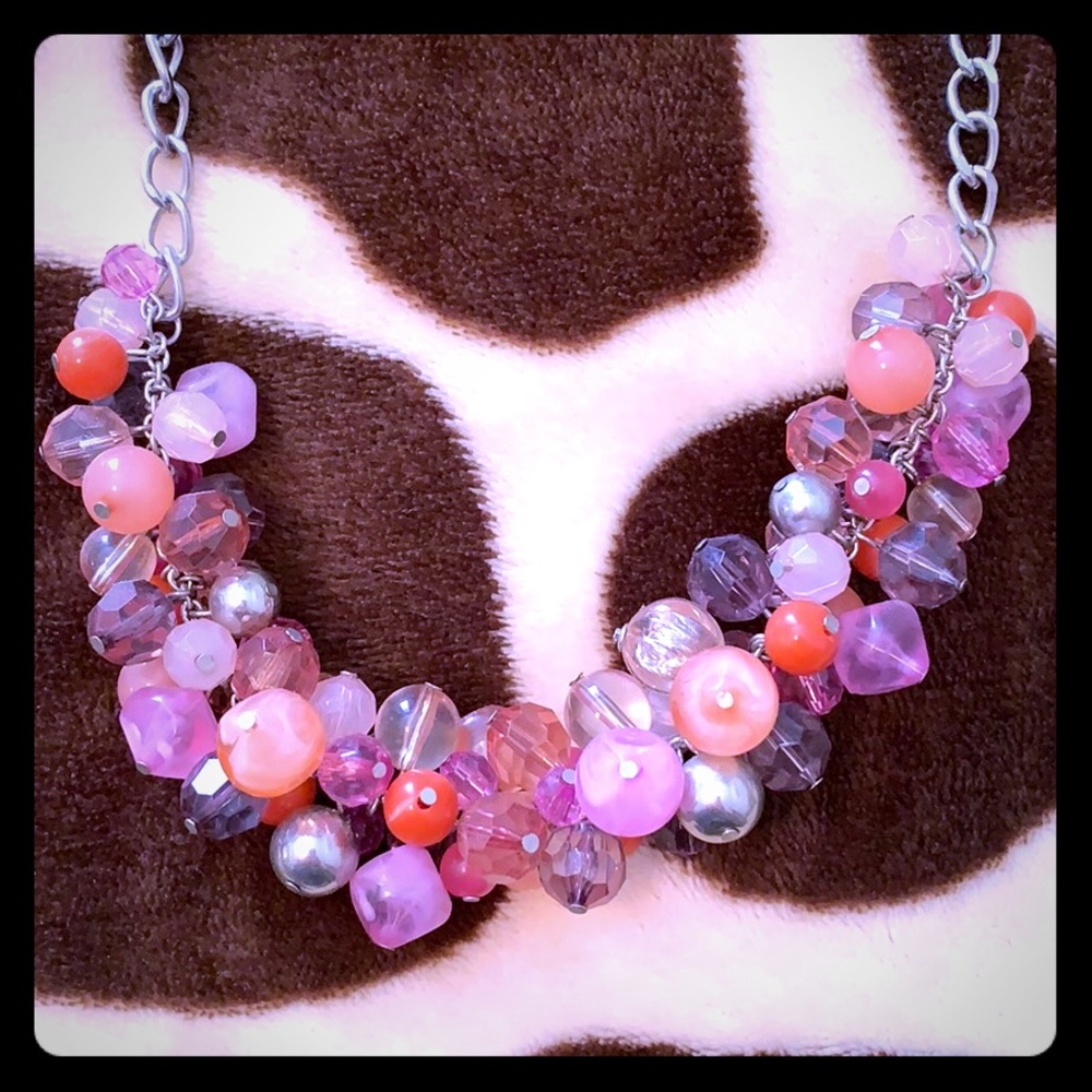 Necklace (pink)